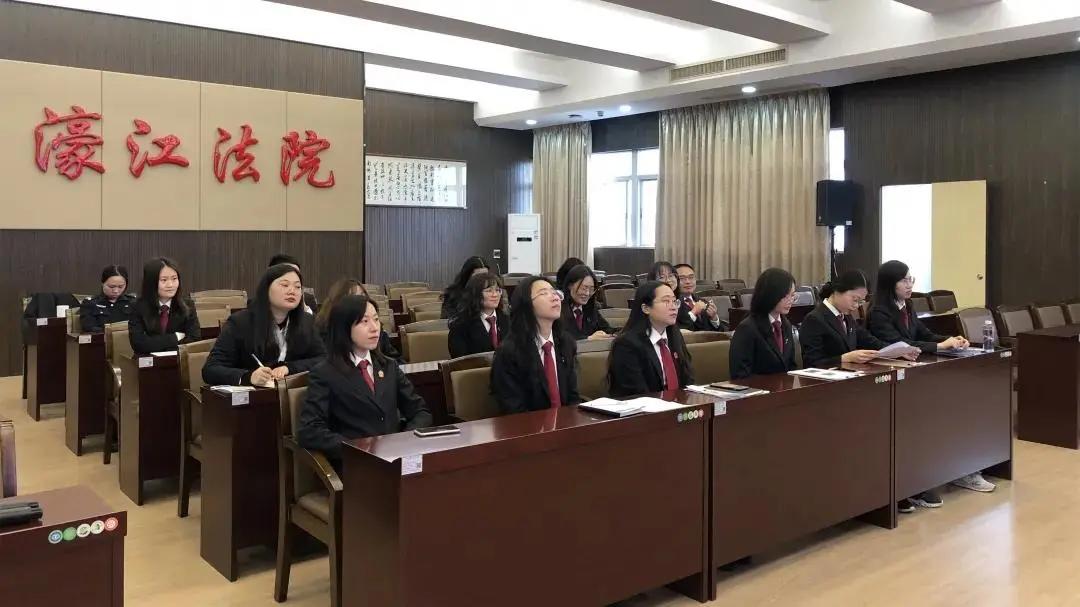 濠江论坛免费资料，精选解析解释落实